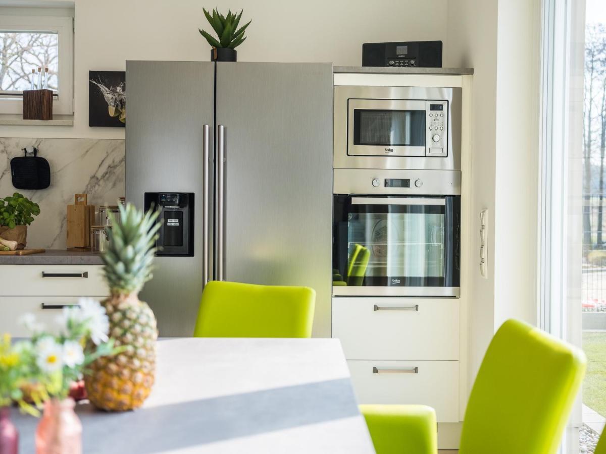 קרקוב אם זיי Ferienhaus Fuer Die Ganze Familie - Kamin-Sauna-See מראה חיצוני תמונה