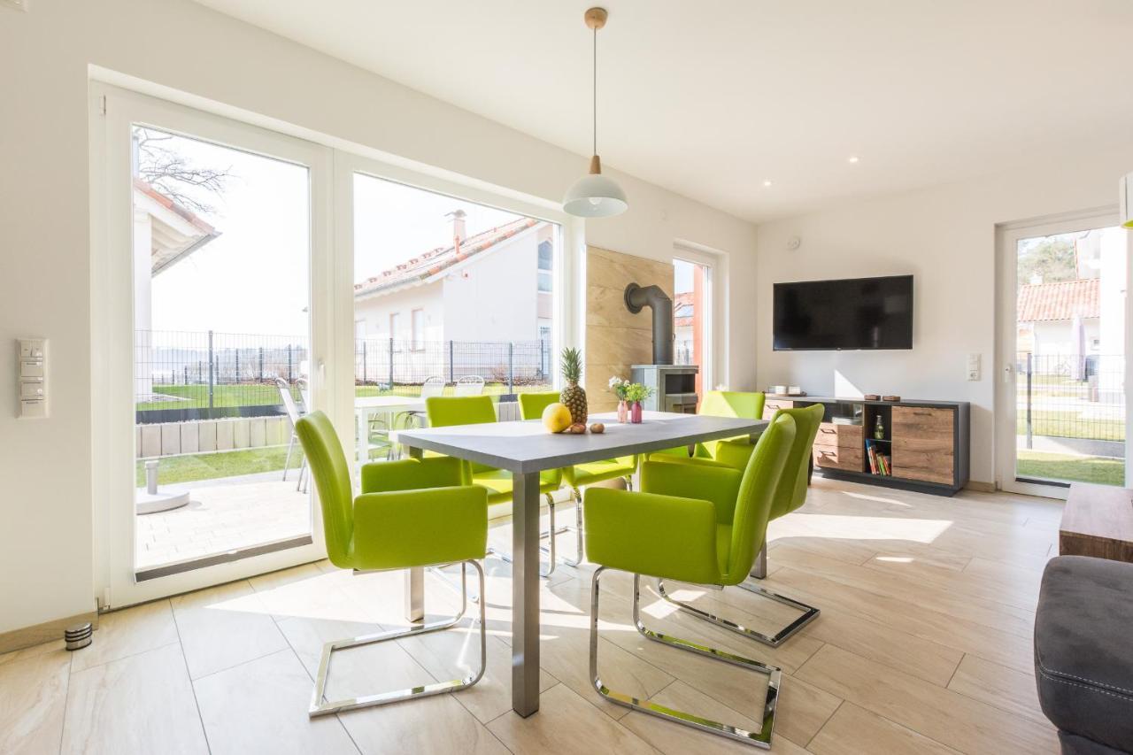 קרקוב אם זיי Ferienhaus Fuer Die Ganze Familie - Kamin-Sauna-See מראה חיצוני תמונה